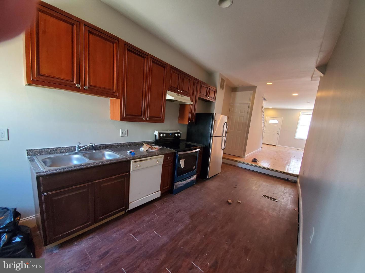 305 S Stricker St Property Photo 2