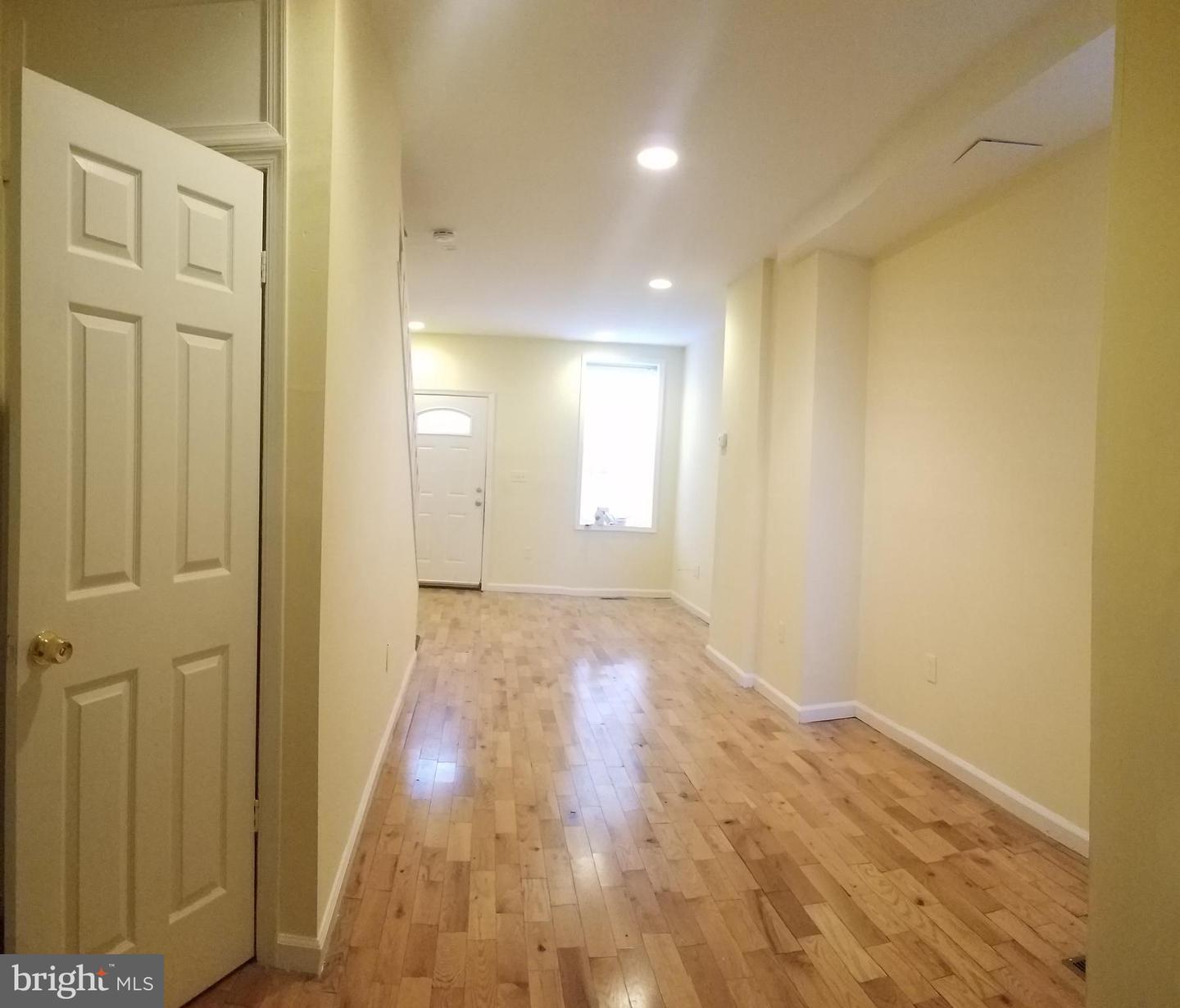 305 S Stricker St Property Photo 4