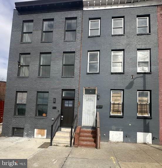 1030 W FRANKLIN ST Property Photo 1