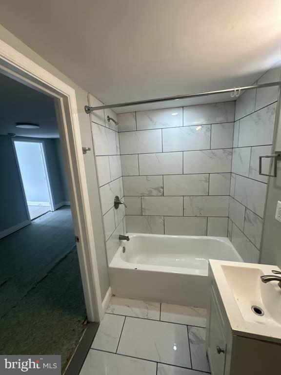 1030 W Franklin St Property Photo 18