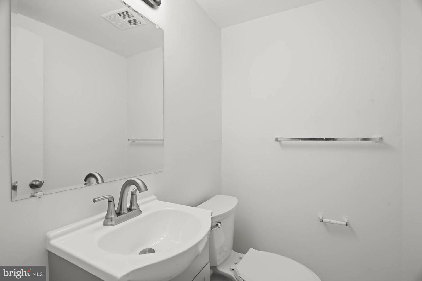 804 Arnold Ct Property Photo 7