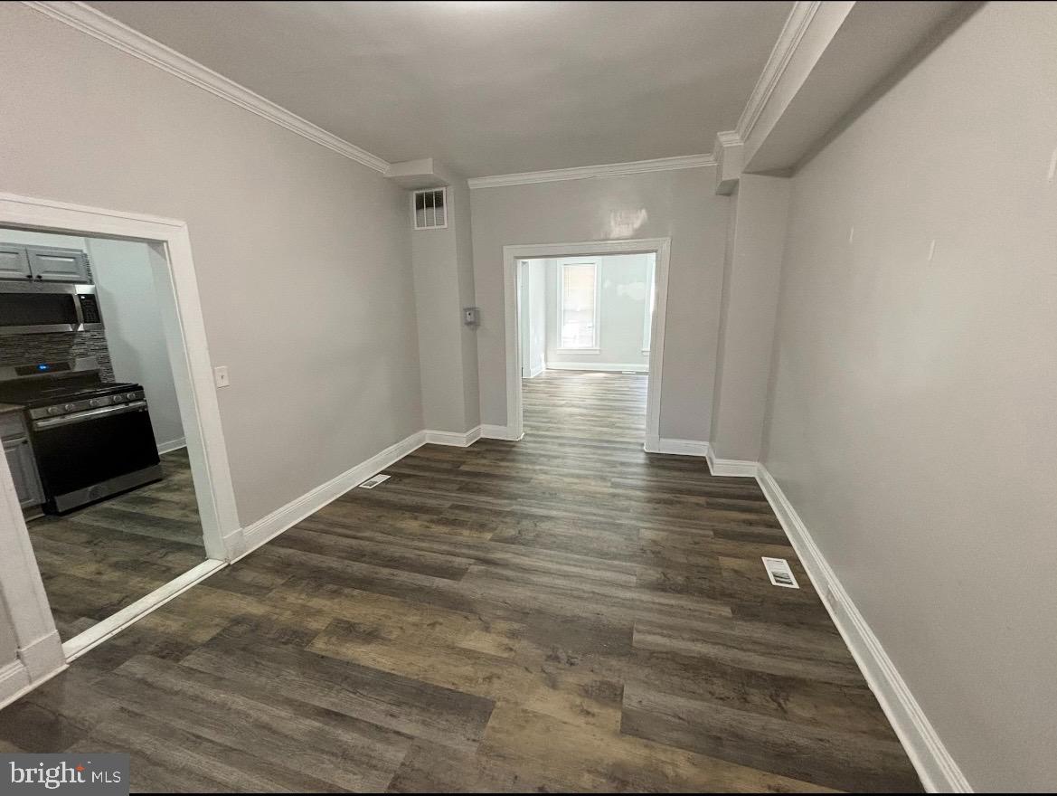 2908 Hilldale Ave Property Photo 4