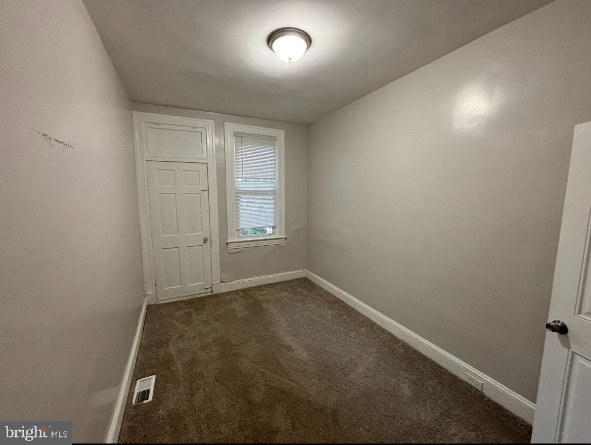 2908 Hilldale Ave Property Photo 7