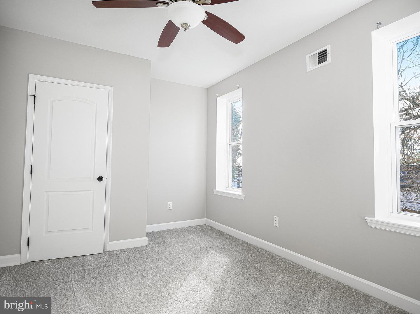 601 N Loudon Ave Property Photo 13