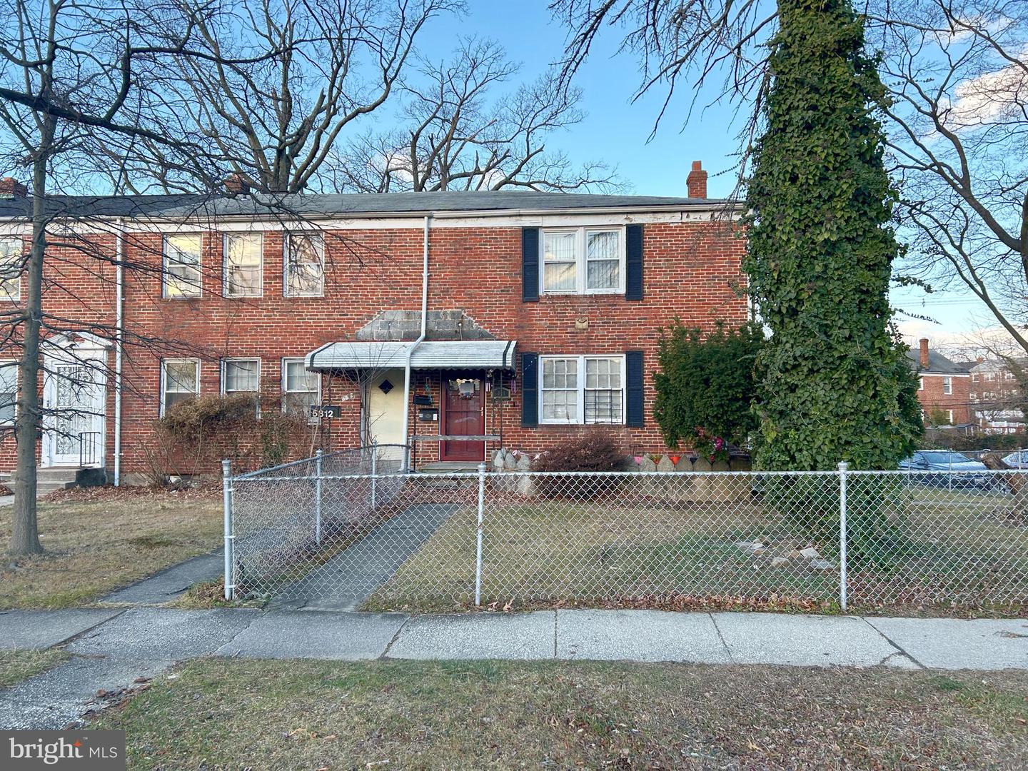5814 The Alameda Property Photo 1
