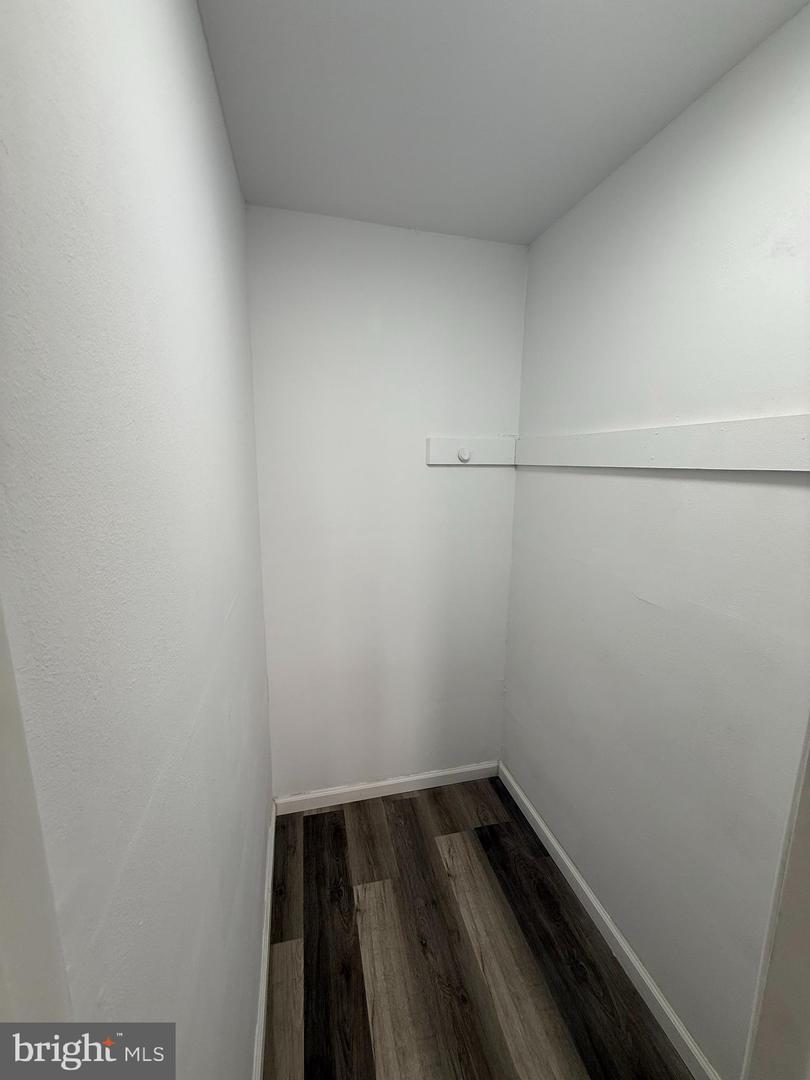 1026 E North Ave Property Photo 6