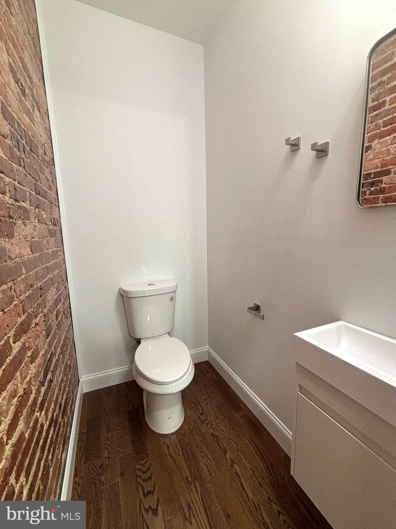 1510 N Collington Ave Property Photo 33