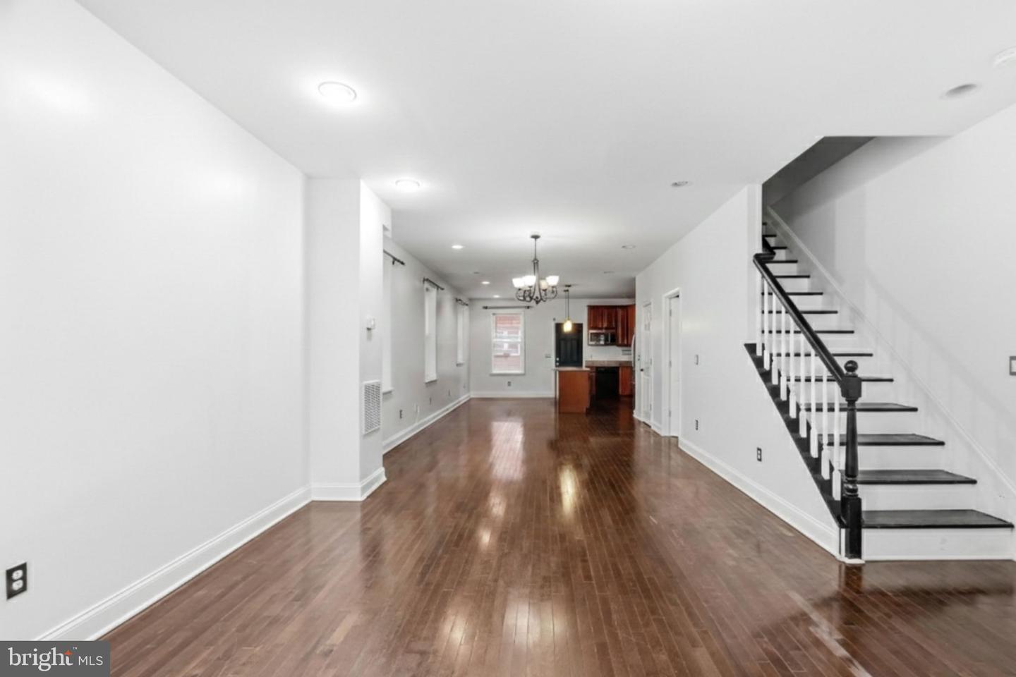 2302 Mount Royal Terrace Property Photo 3