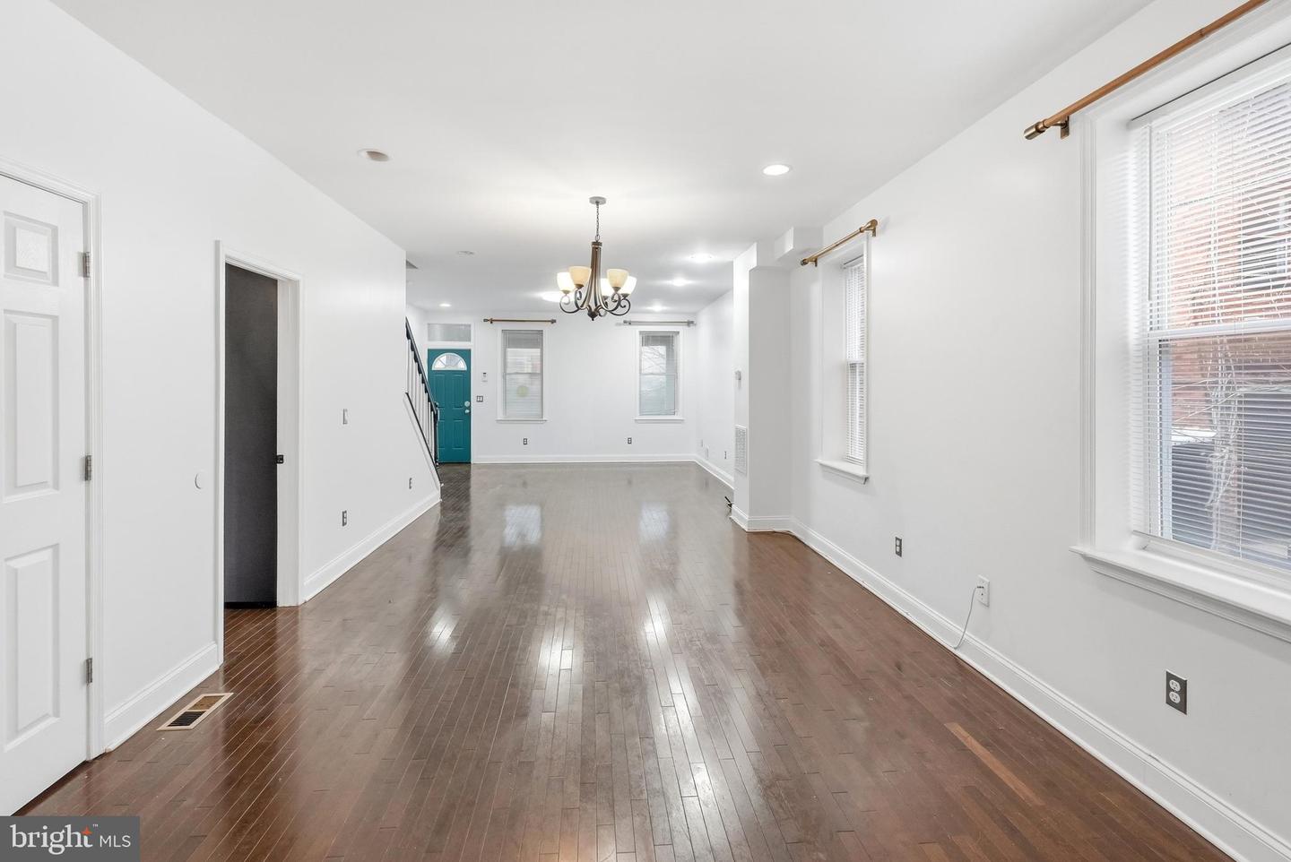 2302 Mount Royal Terrace Property Photo 7