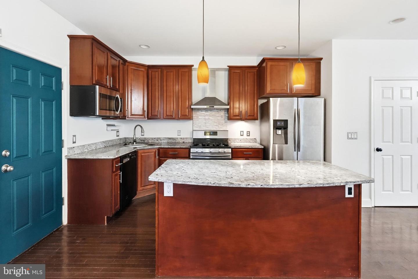 2302 Mount Royal Terrace Property Photo 8