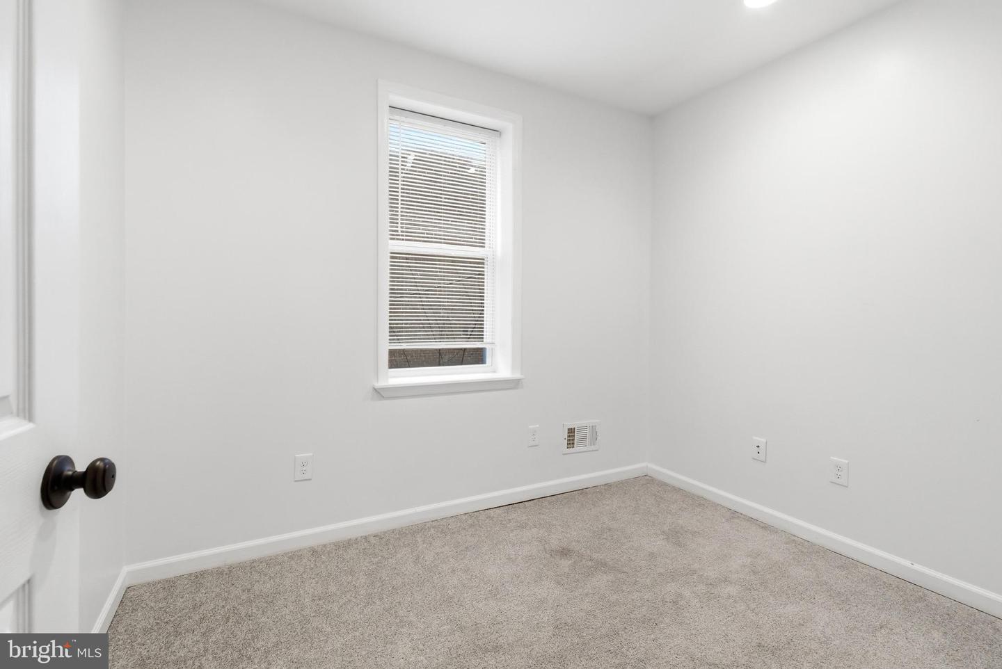 2302 Mount Royal Terrace Property Photo 11