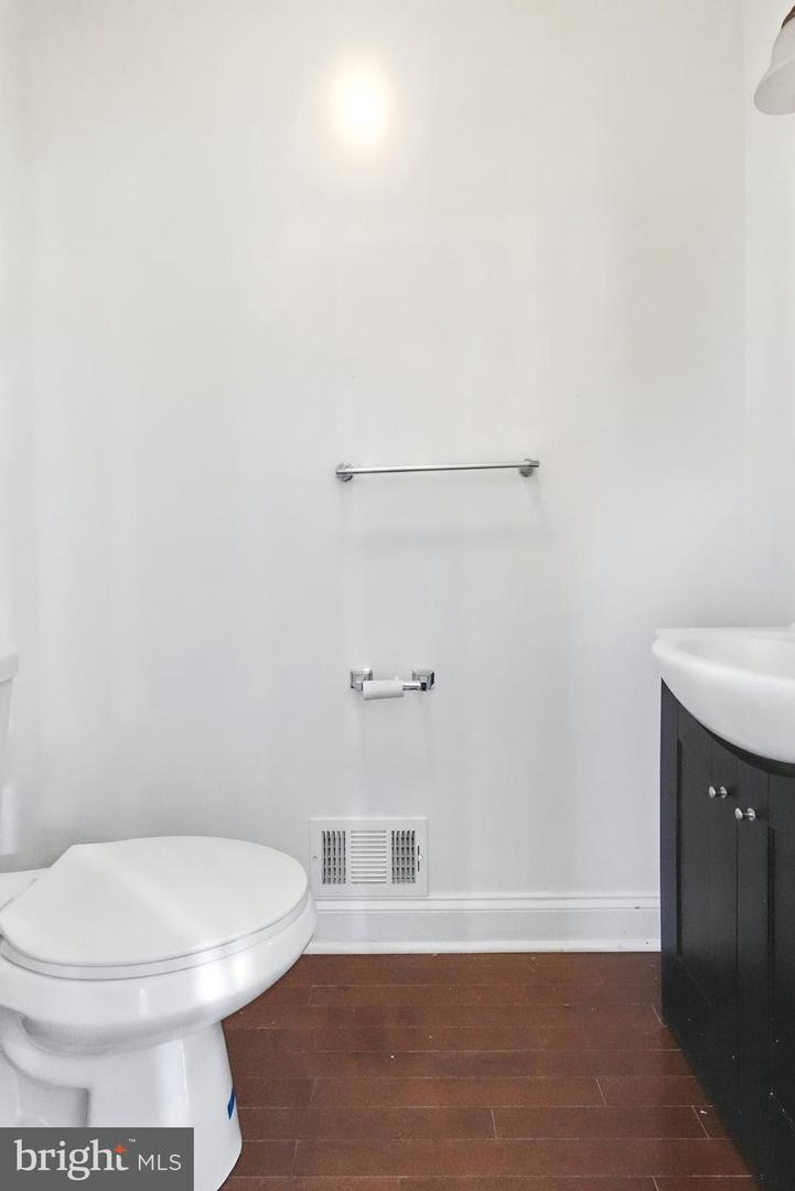 2302 Mount Royal Terrace Property Photo 22