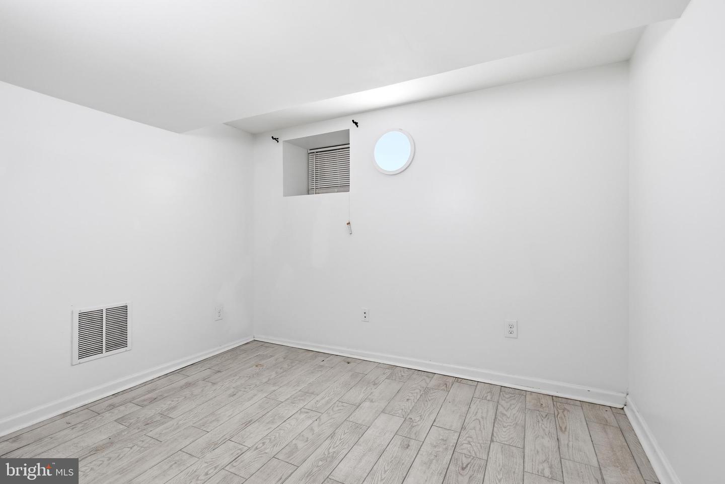 2302 Mount Royal Terrace Property Photo 23