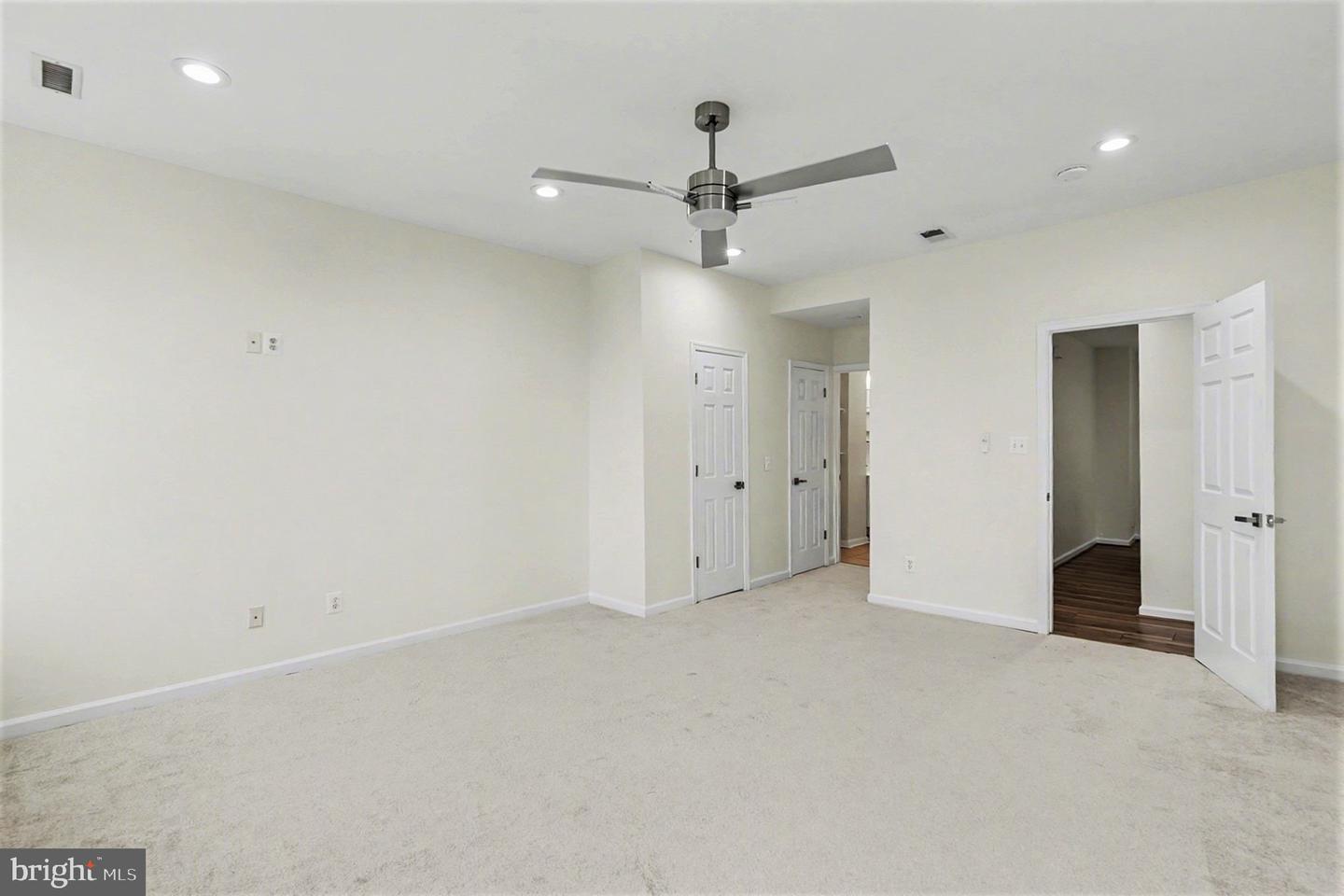 829 E Chase St Property Photo 17