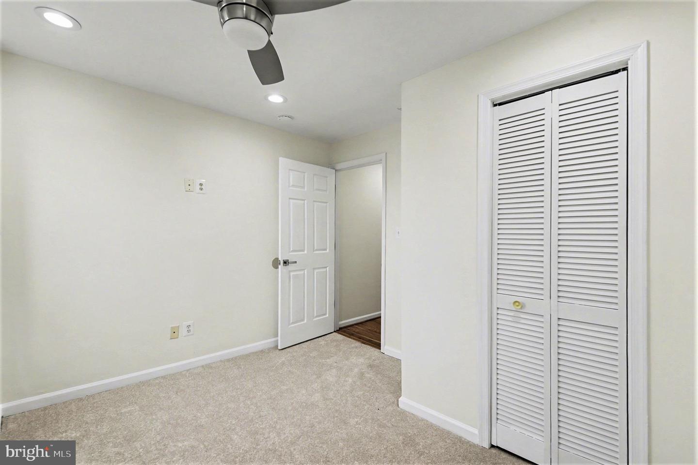 829 E Chase St Property Photo 24