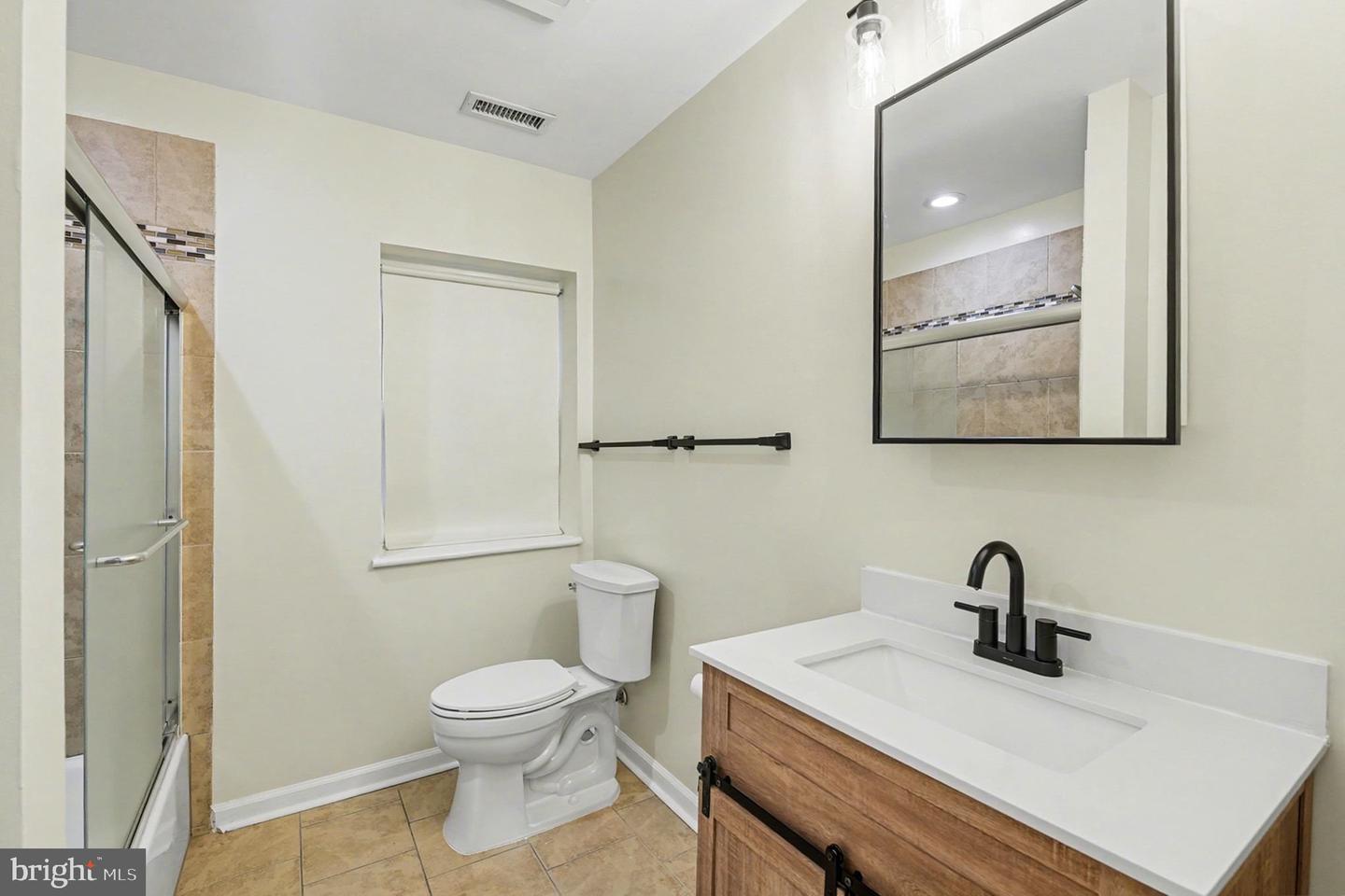 829 E Chase St Property Photo 26