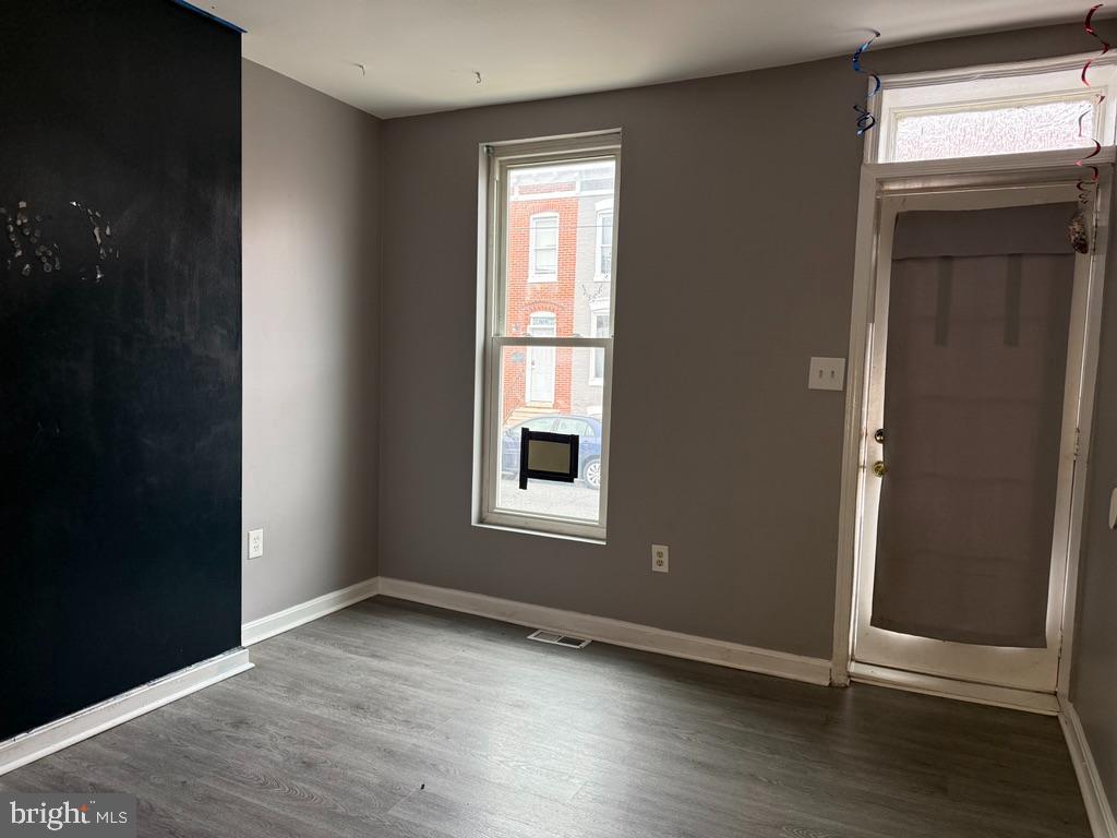 1417 Ward St Property Photo 5
