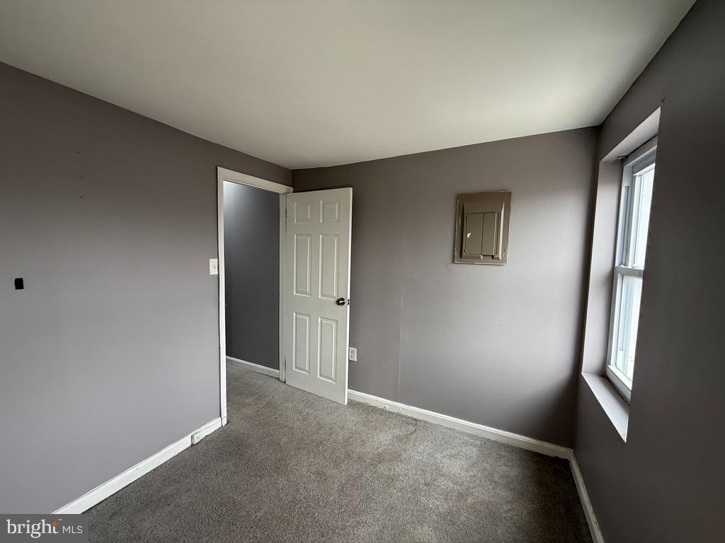 1417 Ward St Property Photo 6