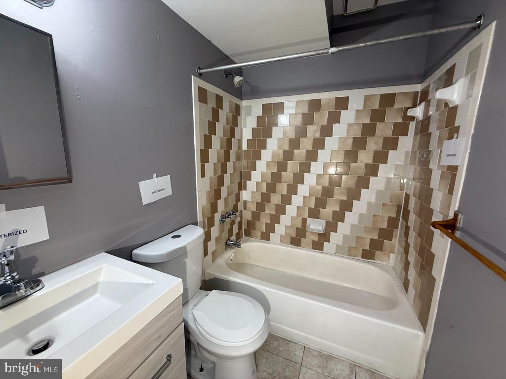 1417 Ward St Property Photo 8