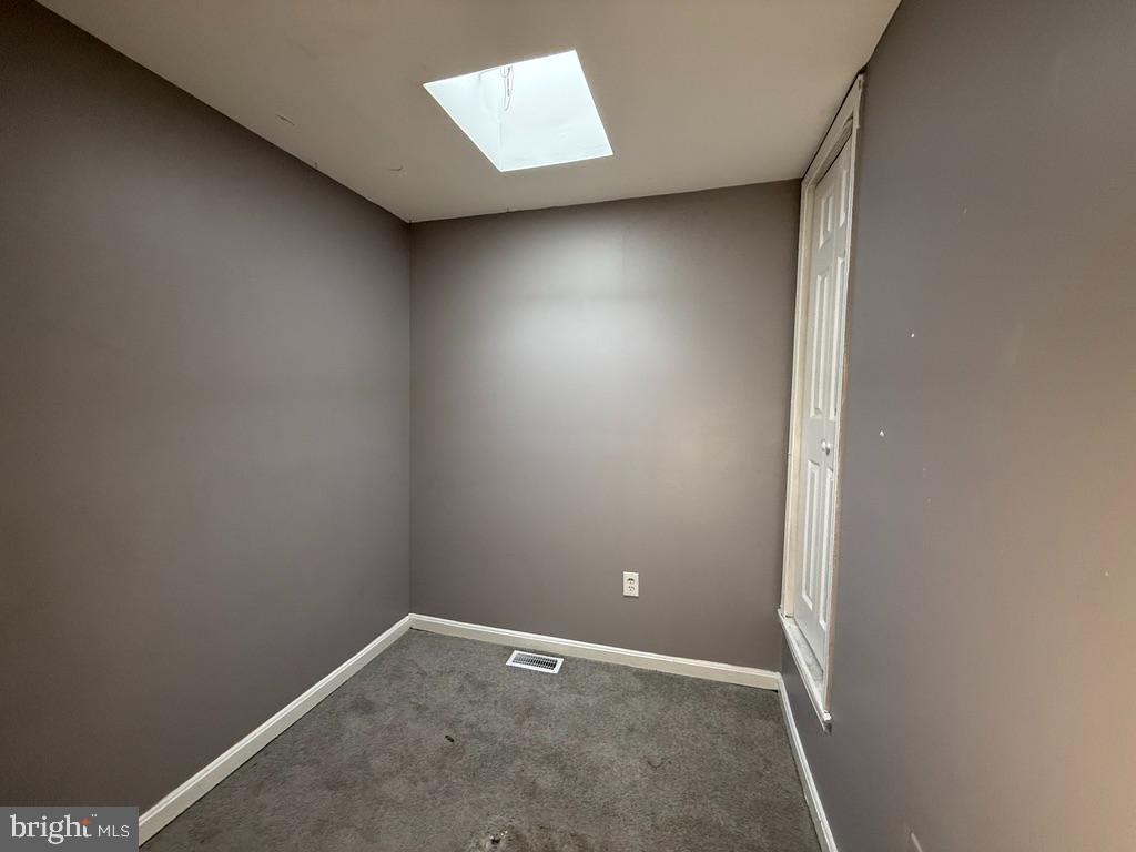 1417 Ward St Property Photo 9