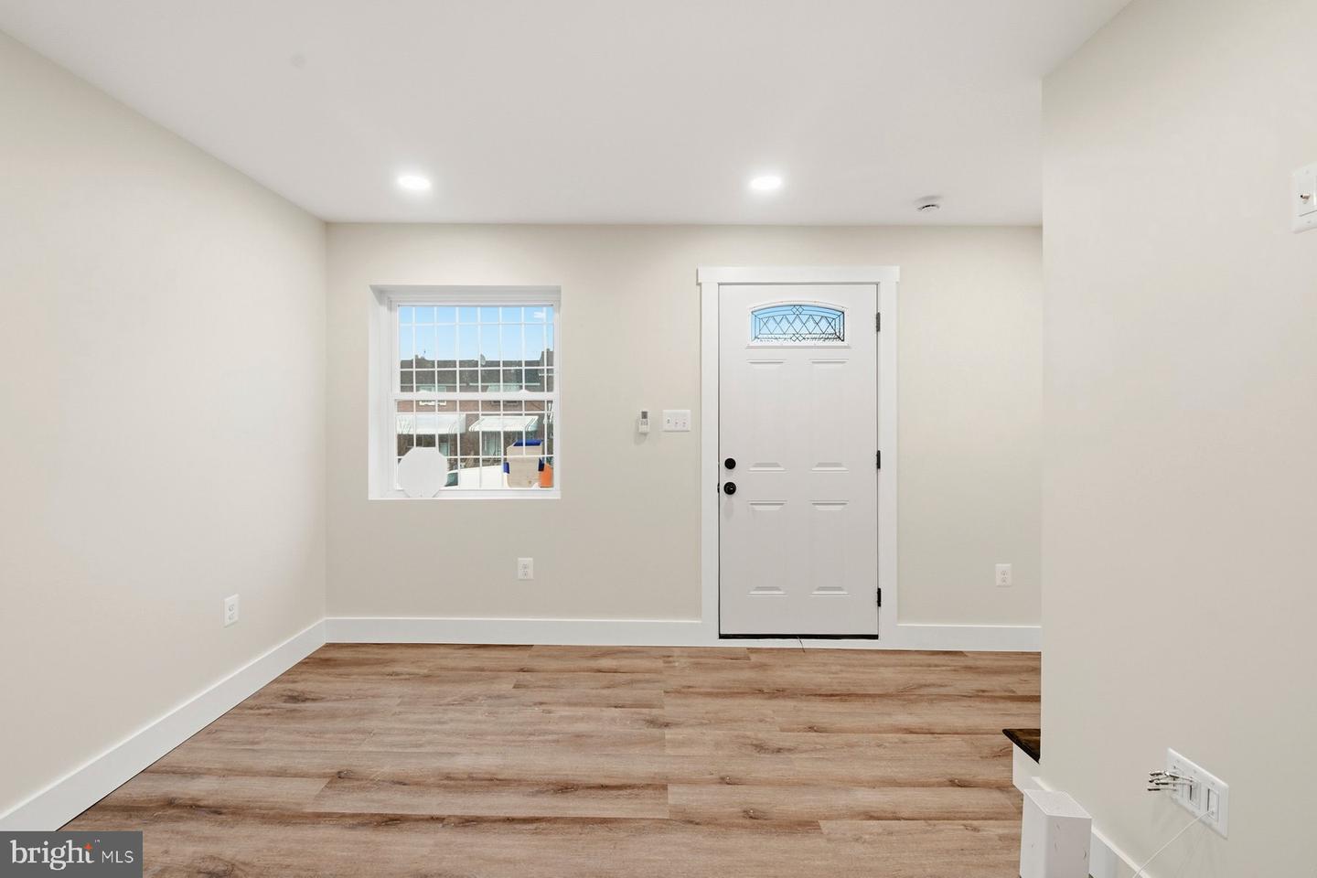 3828 10th St Property Photo 3