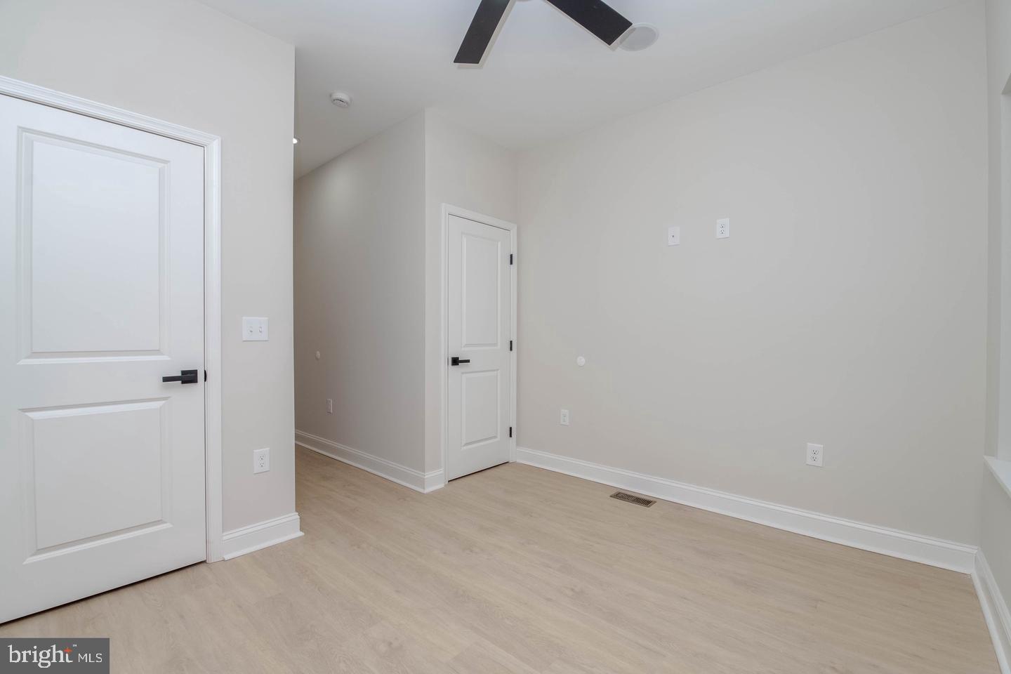 1622 Normal Ave Property Photo 4