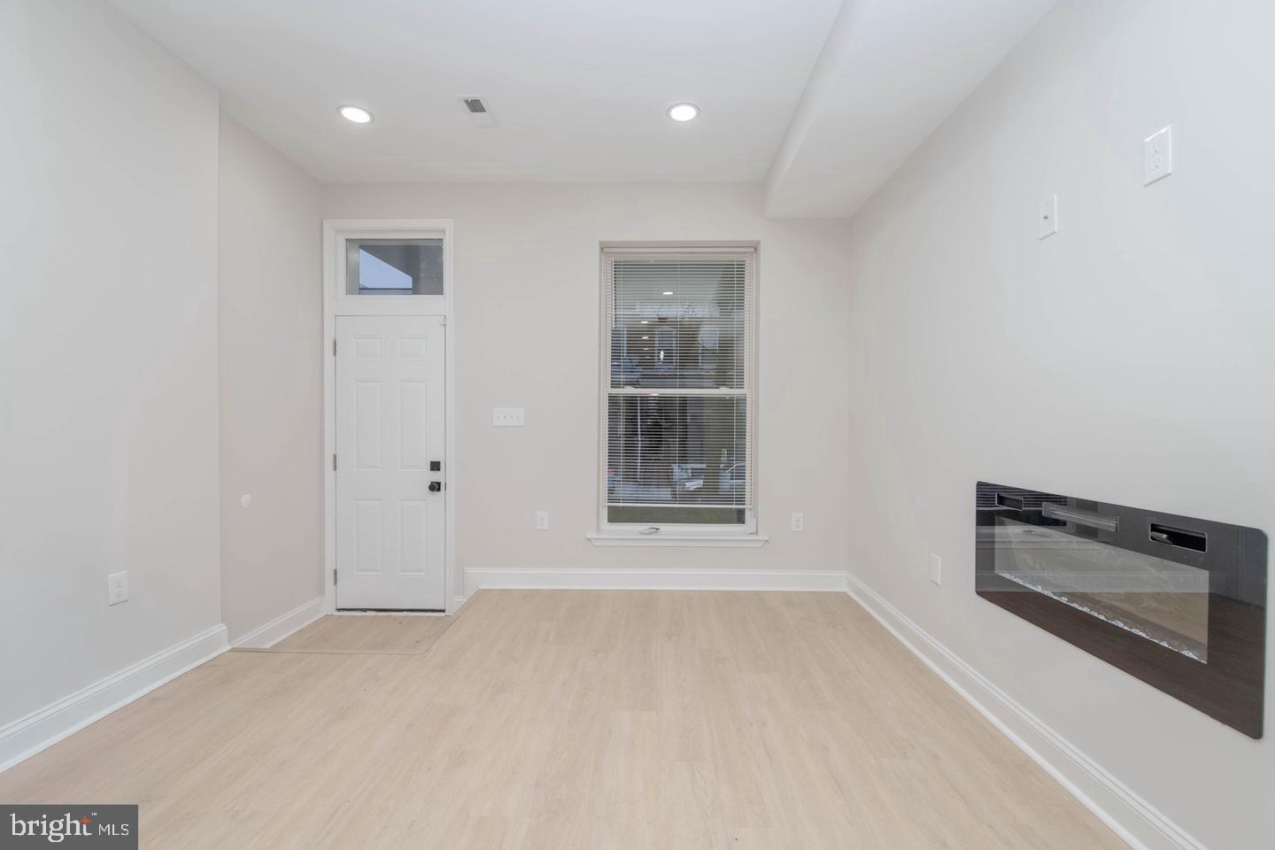 1622 Normal Ave Property Photo 12