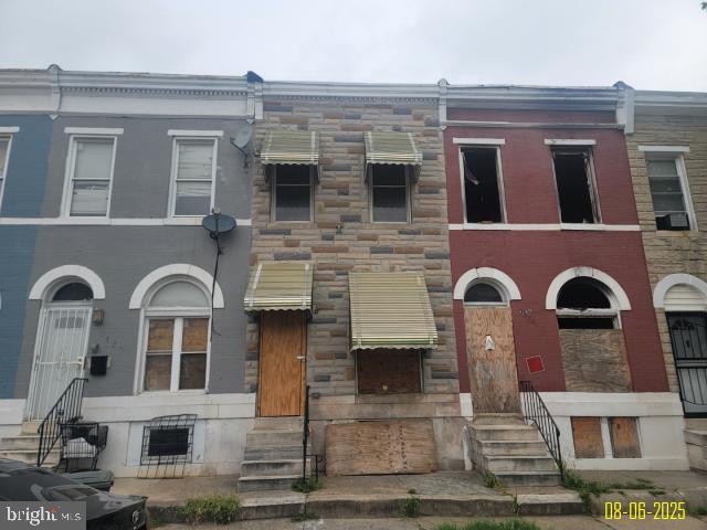 1818 CLIFTON AVE Property Photo 1