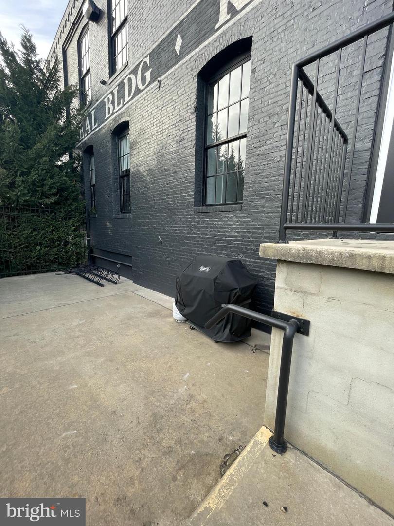 101 N Haven St #coop A Property Photo 3