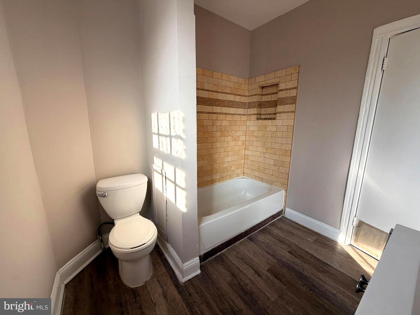 36 York Property Photo 24