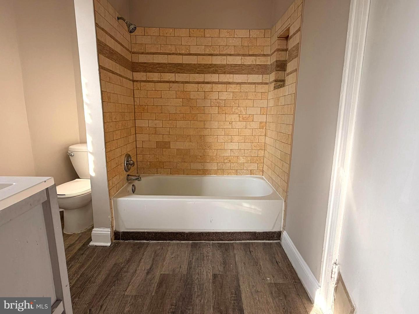 36 York Property Photo 25