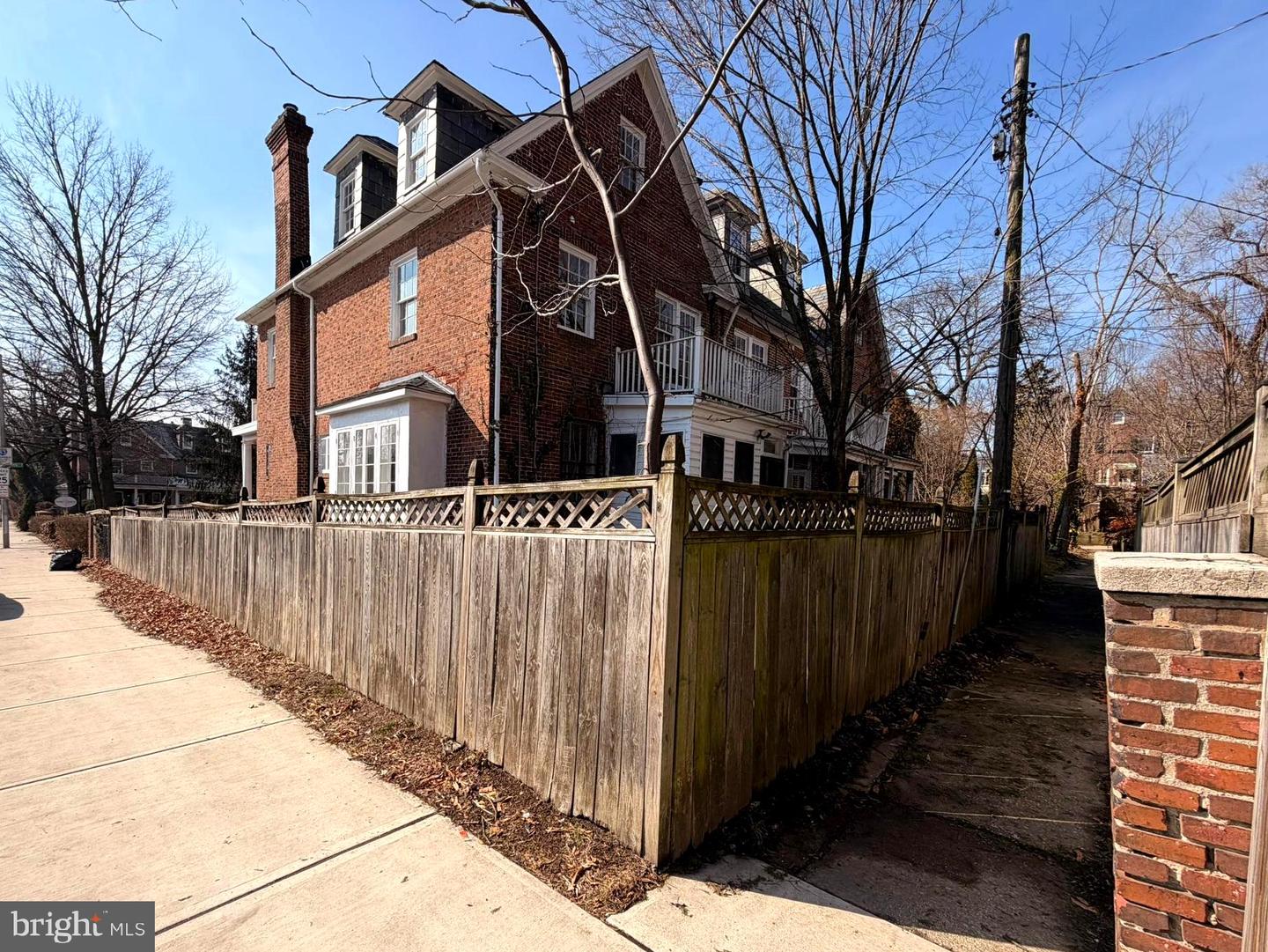 36 York Property Photo 43