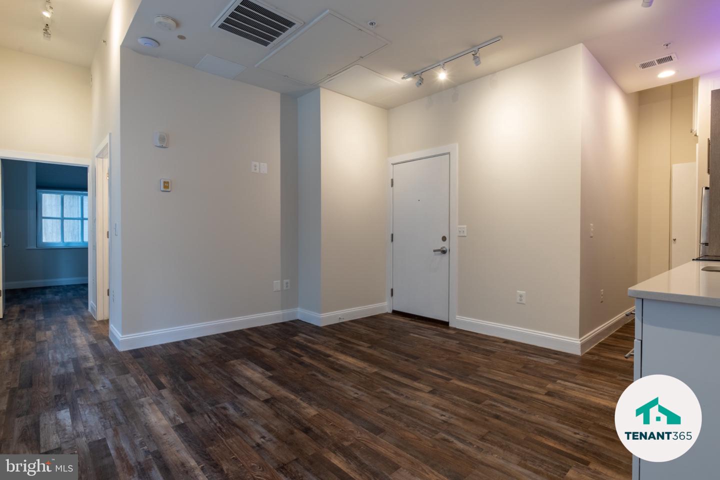 8 E Fayette St #201 Property Photo 2