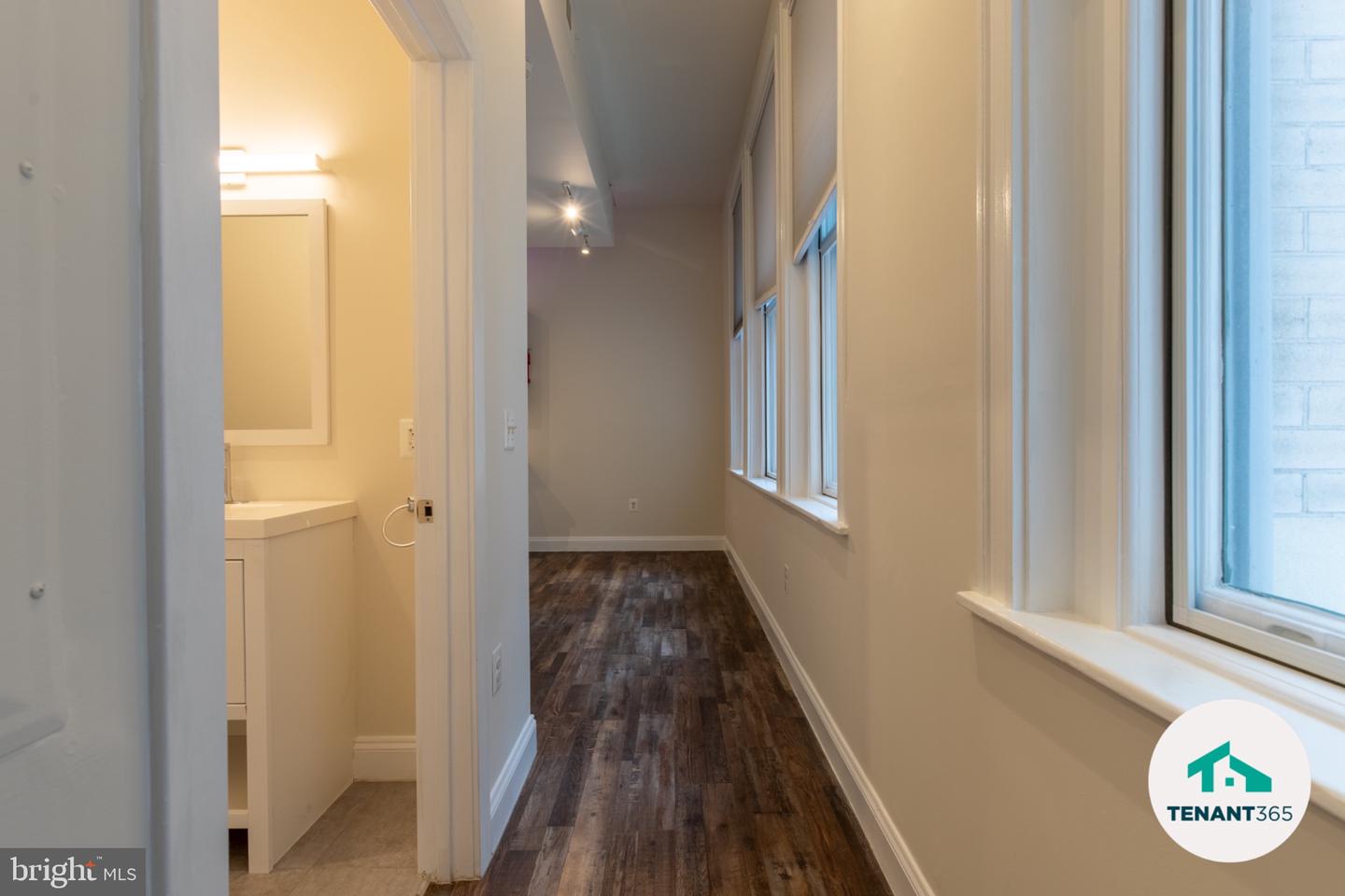 8 E Fayette St #201 Property Photo 5