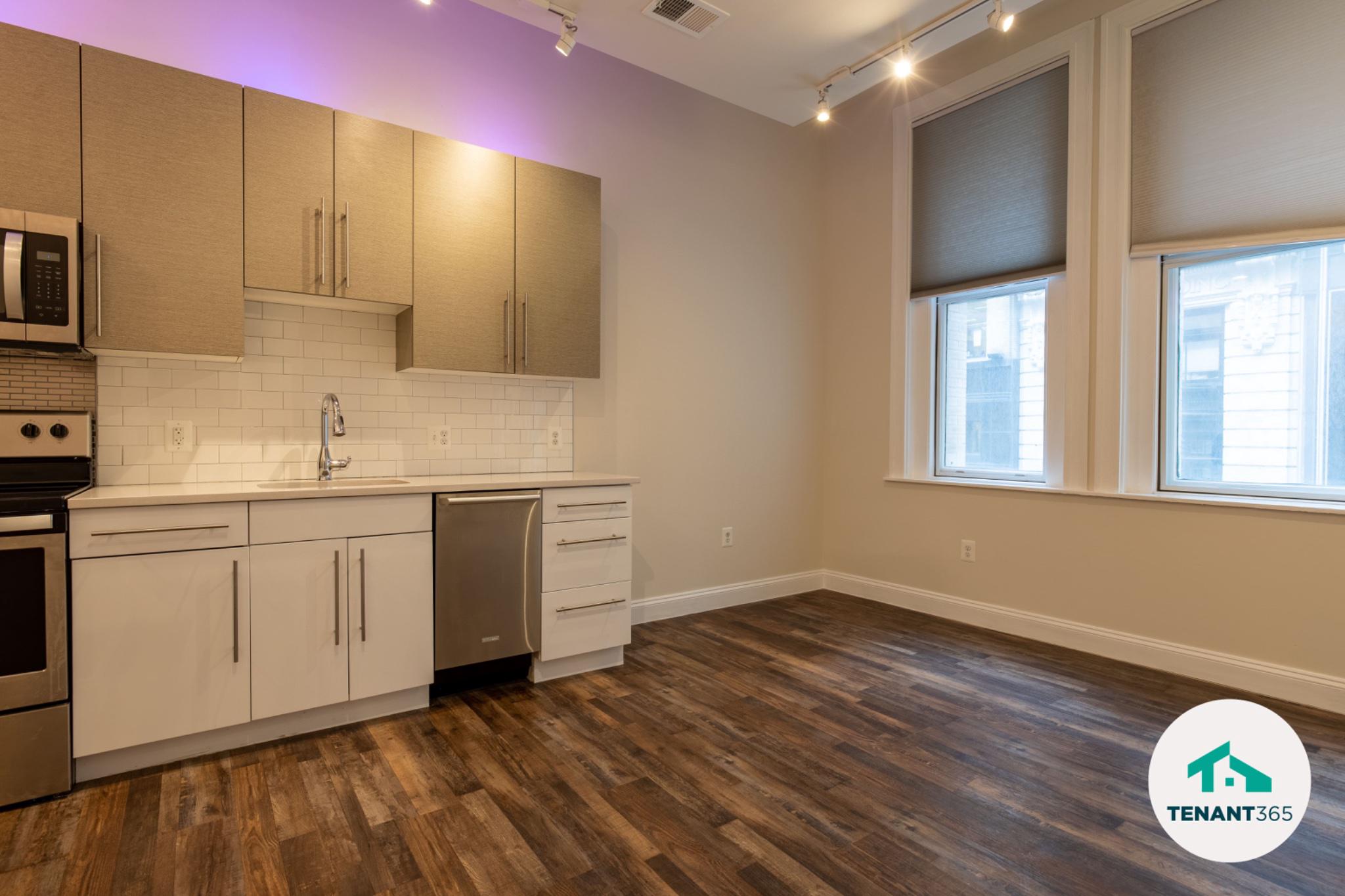 8 E Fayette St #201 Property Photo 10