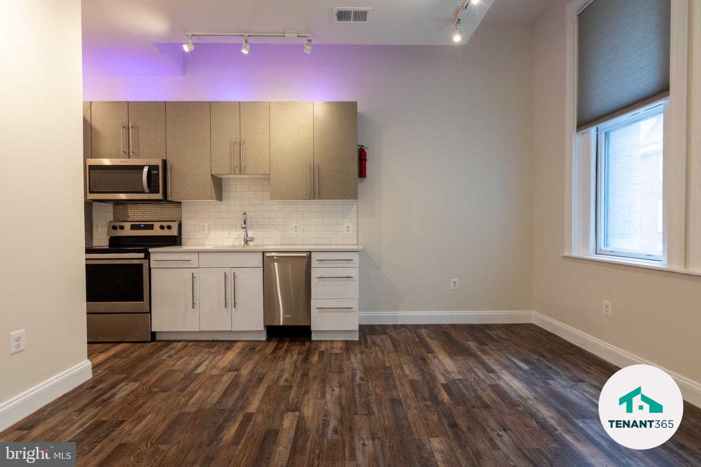 8 E Fayette St #201 Property Photo 11