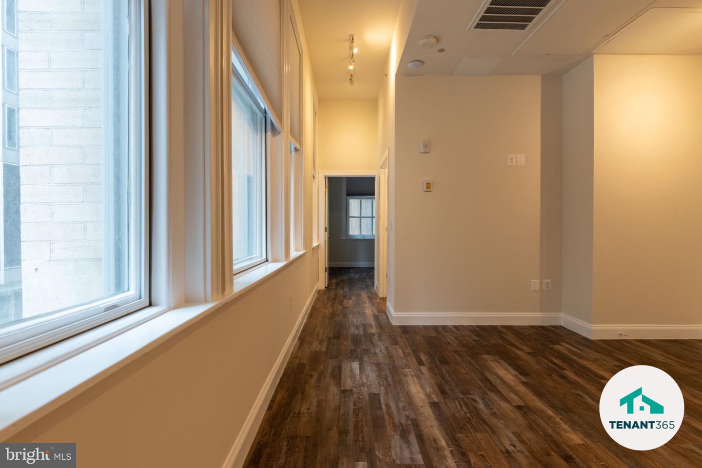 8 E Fayette St #201 Property Photo 12