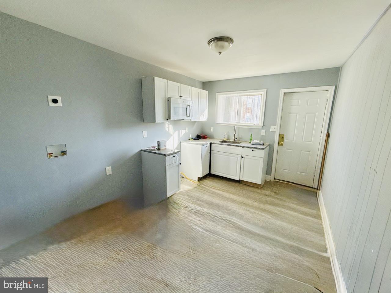 1947 W Lexington St Property Photo 7