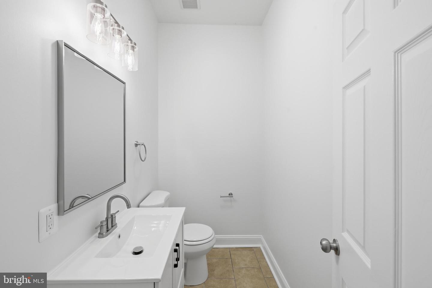 719 N Madeira St Property Photo 7