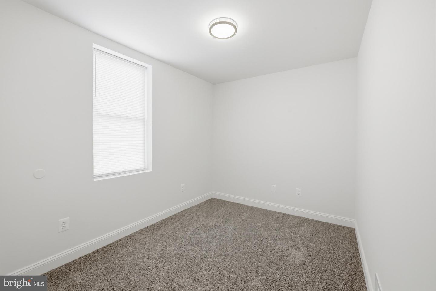 719 N Madeira St Property Photo 13