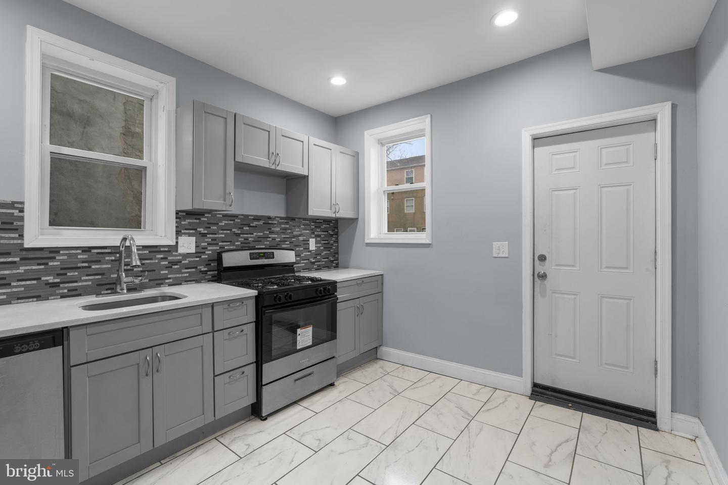 1217 E Oliver St Property Photo 11