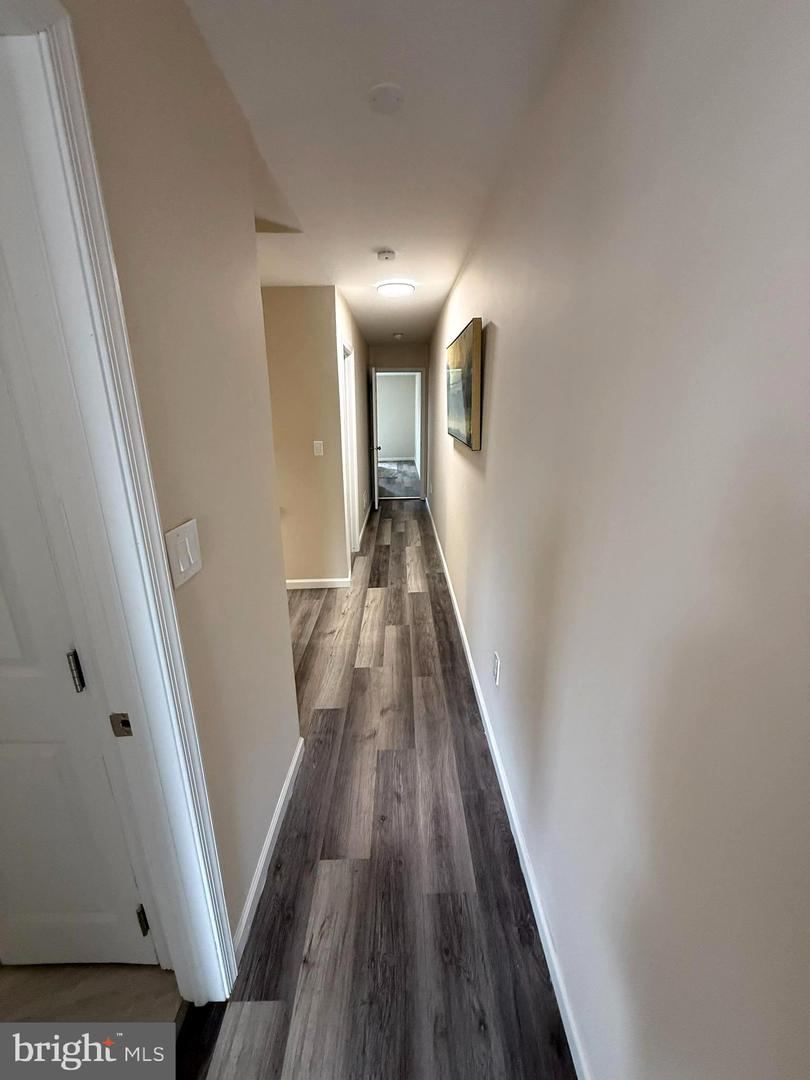 1028 E North Ave Property Photo 9