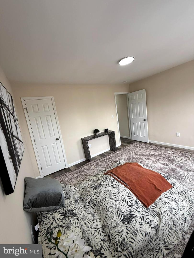 1028 E North Ave Property Photo 20