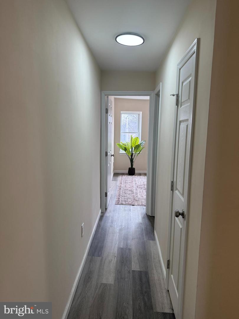 1028 E North Ave Property Photo 21