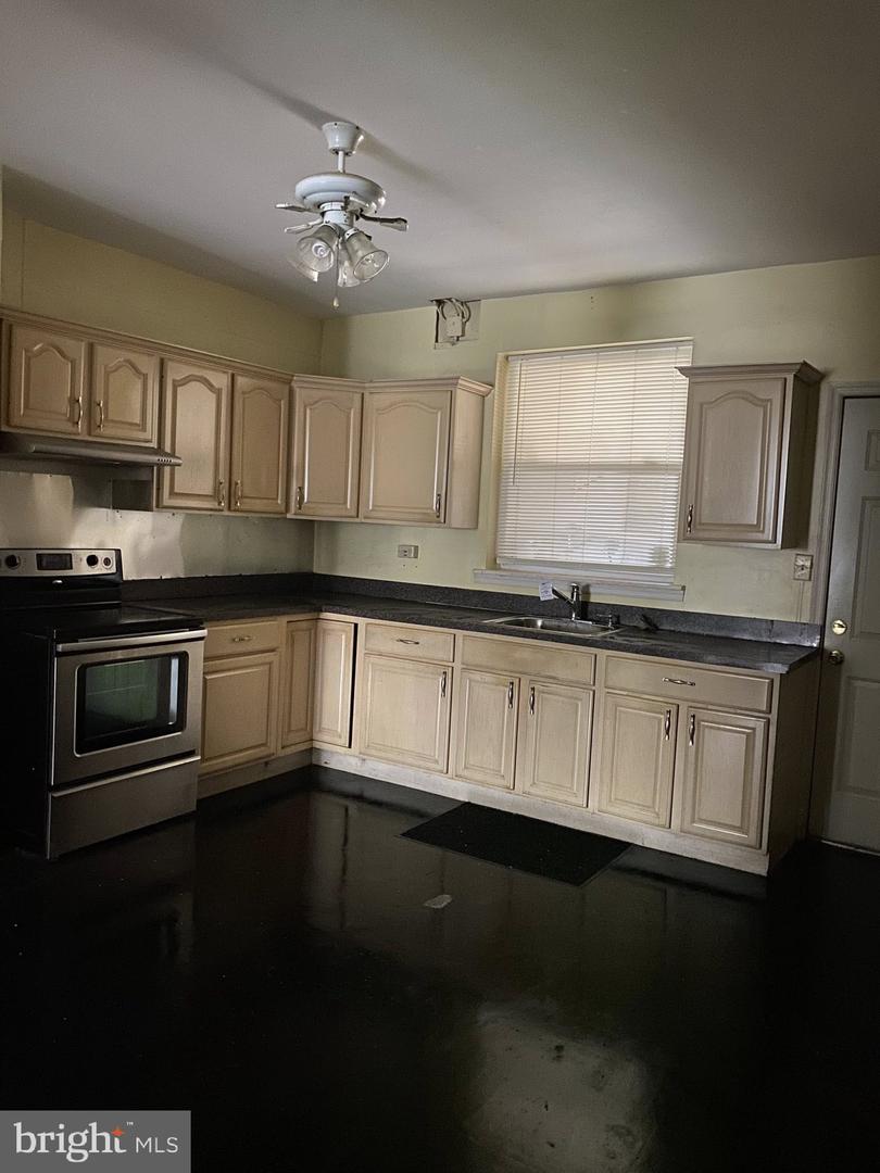 206 W Lorraine Ave Property Photo 3