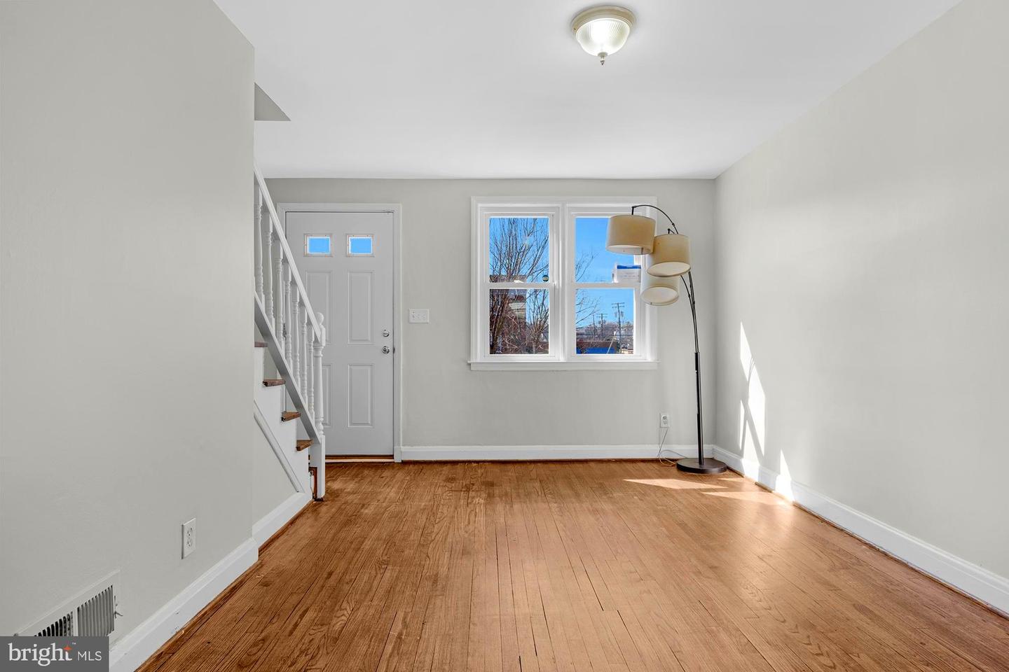 1909 Harman Ave Property Photo 3