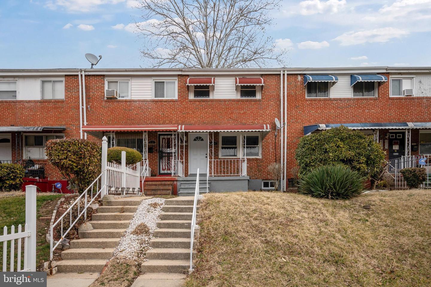 2119 ASHBURTON ST Property Photo 1