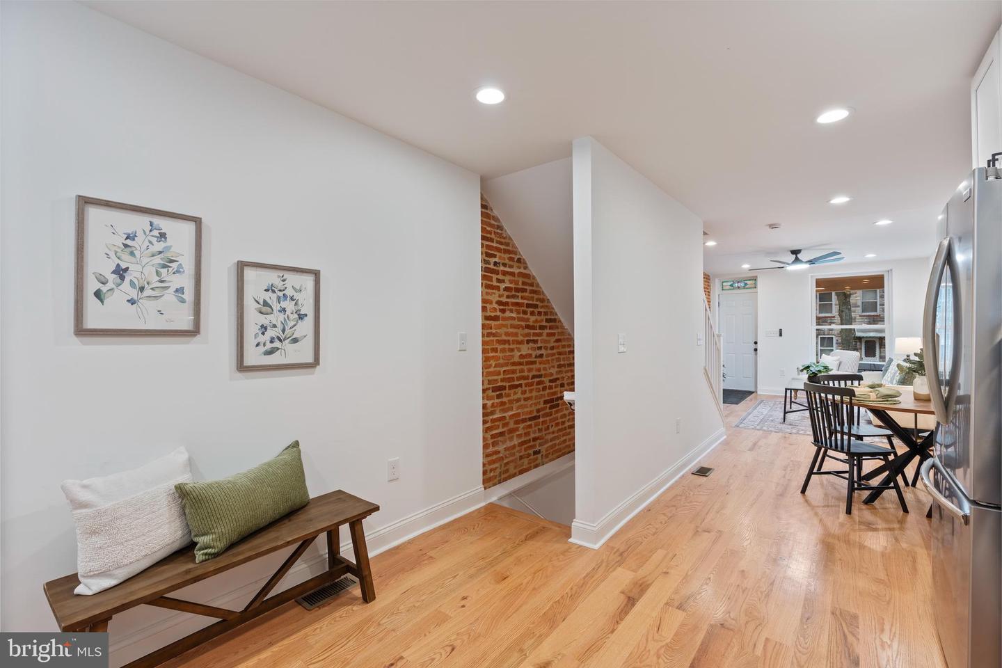 1352 Andre St Property Photo 14