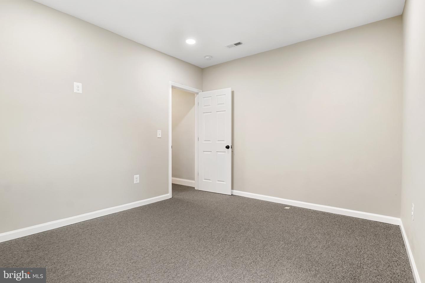 2233 Homewood Ave Property Photo 17