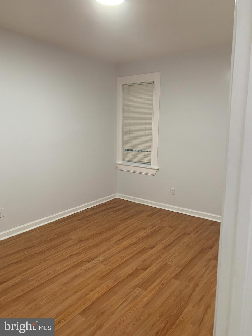 1625 N Milton Ave Property Photo 11
